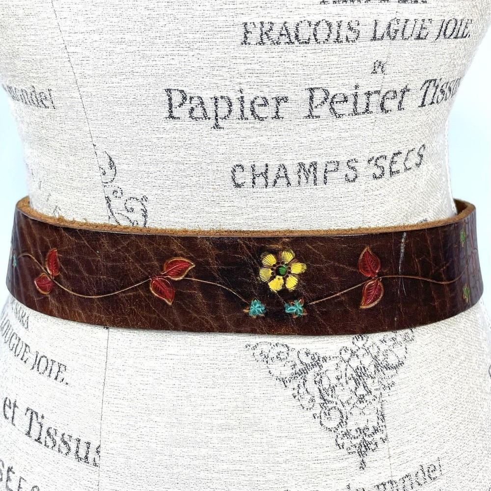 Vintage Brown Leather Belt 32 Western Boho Painted Floral Round Studded Buckle - Picture 6 of 9